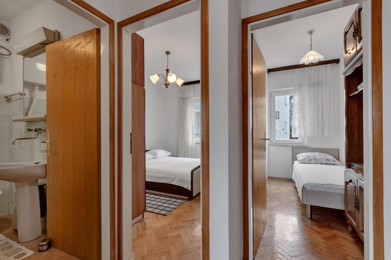 Apartments Tihomir Musac Omis Exterior photo