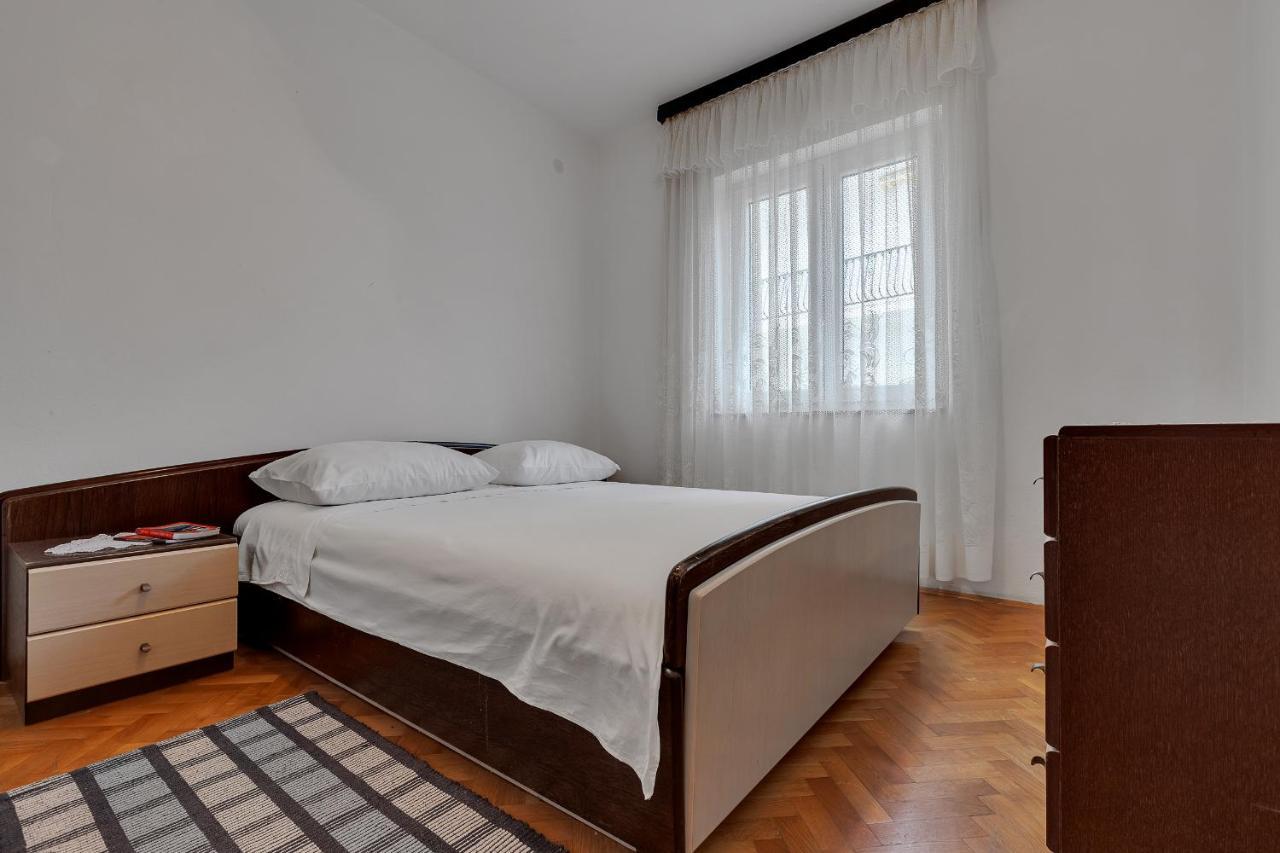 Apartments Tihomir Musac Omis Exterior photo