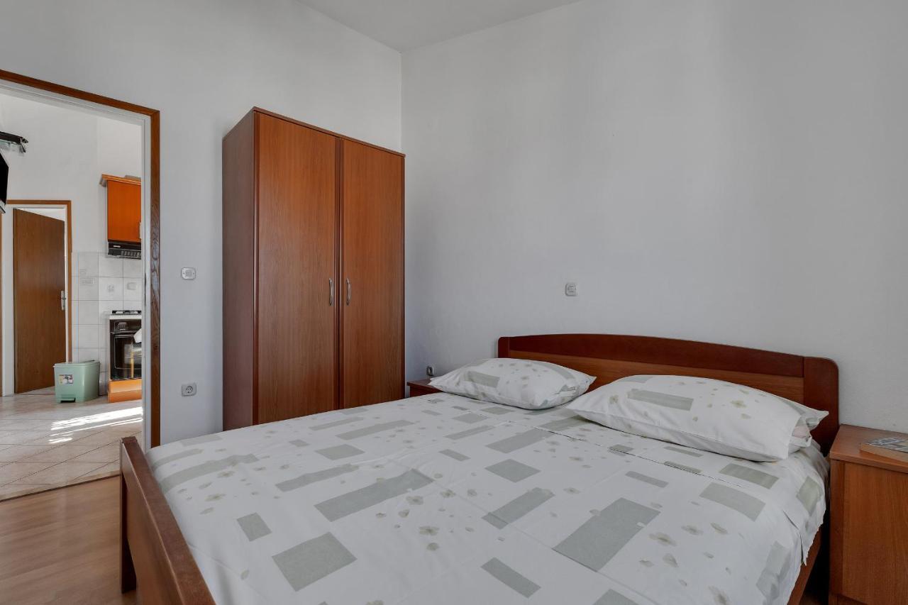 Apartments Tihomir Musac Omis Exterior photo