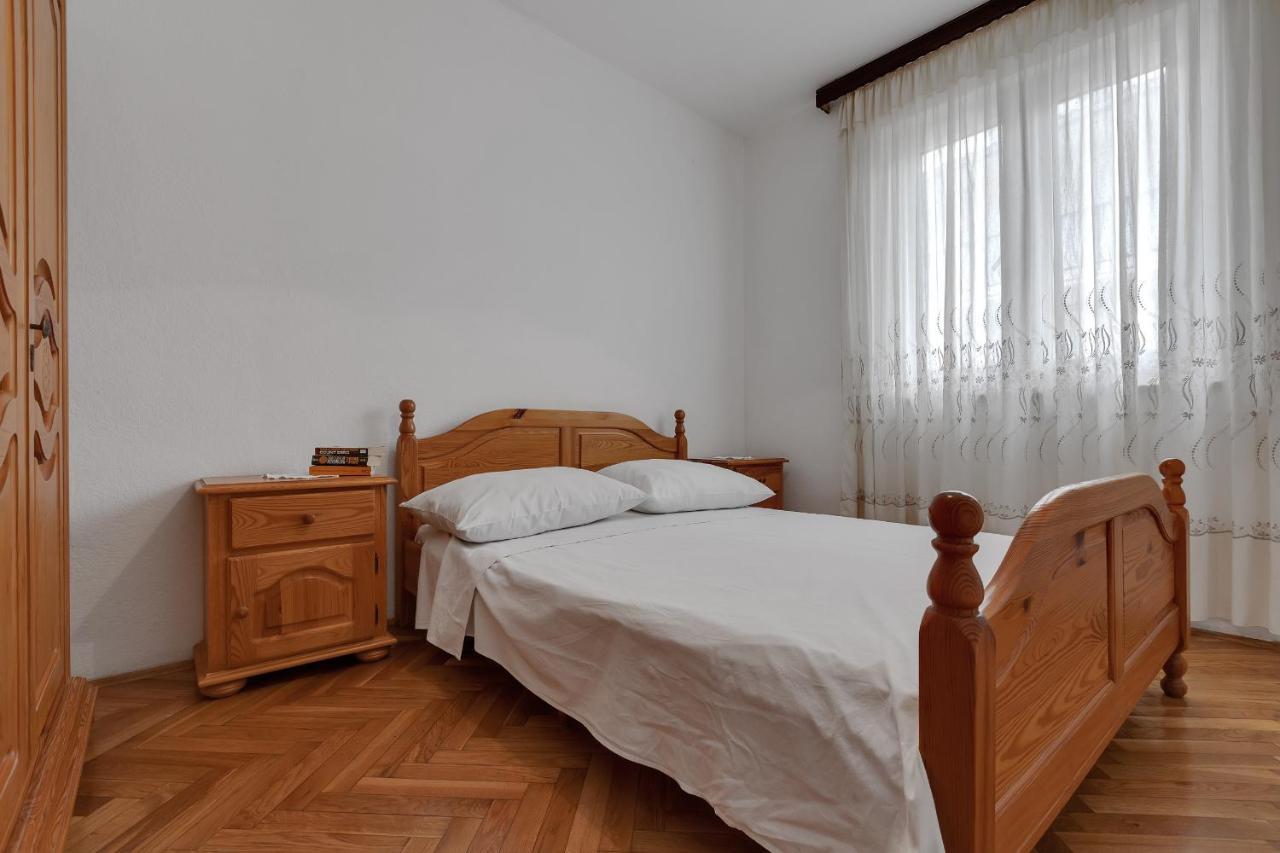 Apartments Tihomir Musac Omis Exterior photo