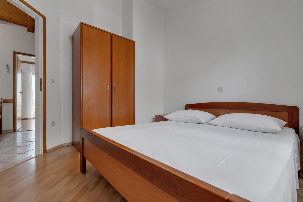 Apartments Tihomir Musac Omis Exterior photo